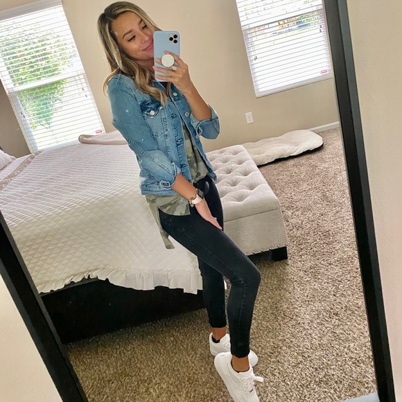 Meet your Posher, Alexis - Picture 3 of 8